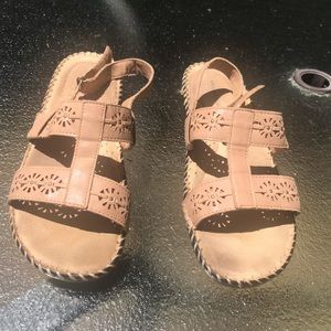 Flower Strap Sandals🌼🌼🌼✨Final Price✨Or bundle🤗